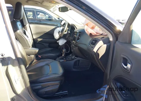 2019 Jeep Compass Limited 4X4 from USA, damaged, VIN 3C4NJDCB8KT709644